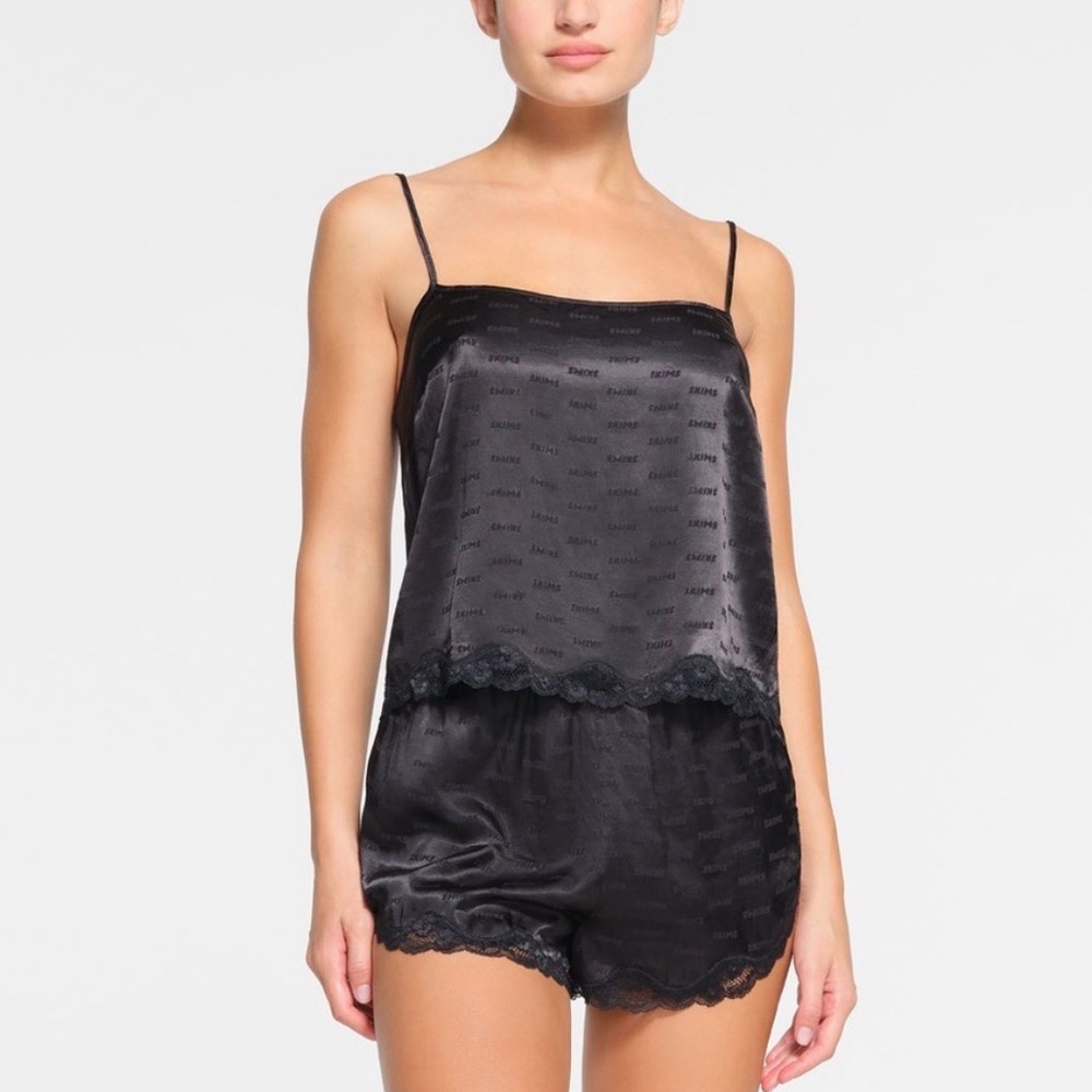Skims Woven Shine Jacquard Lace Logo Satin Cami Top NWT ONYX BLACK
